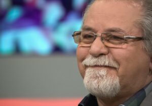 گفتگو با پیشکسوت سرود انقلاب