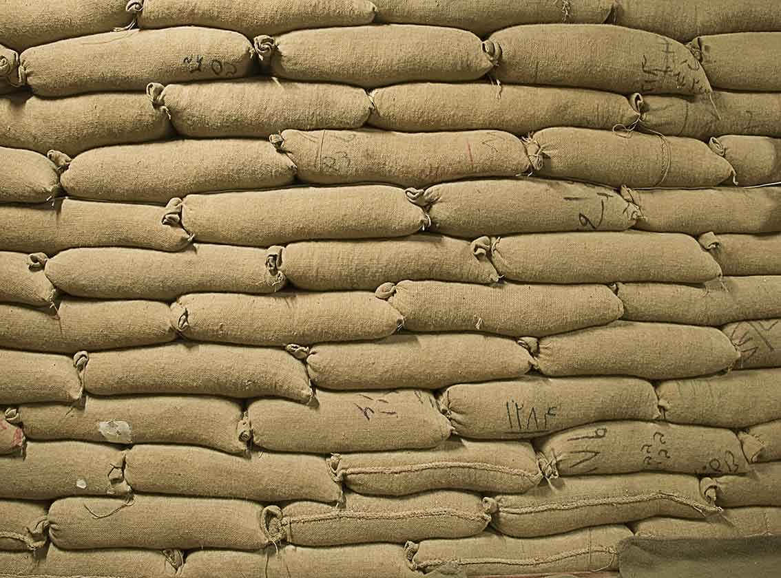 سرود جبهه است، نه مسابقه