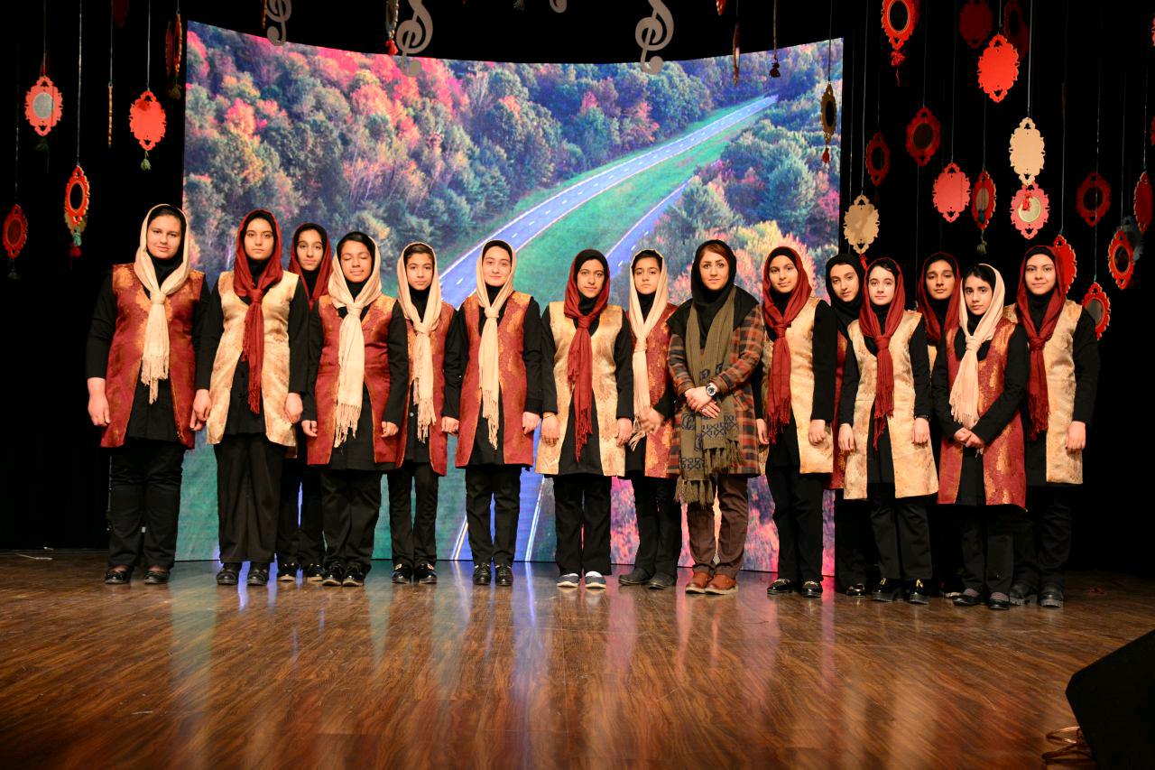 دیده شدن یا تربیت؟ مسئله حضور دختران